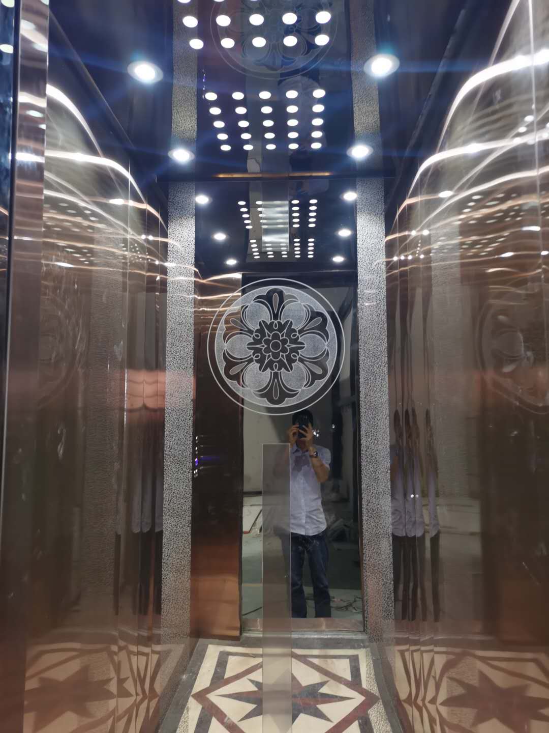 移動(dòng)式升降機(jī)